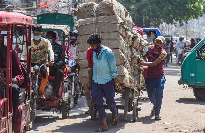 Unlock Process Begins In Delhi with 50% Capacity