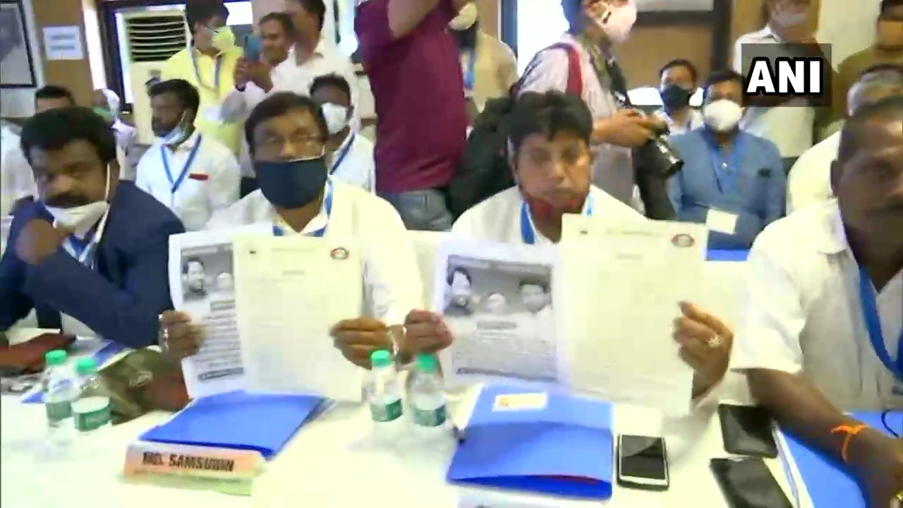 അടിയന്തര നീക്കങ്ങൾ- ദില്ലിയിൽ ചിരാഗ് പാസ്വാന്റെ യോഗം- ചിത്രങ്ങൾ