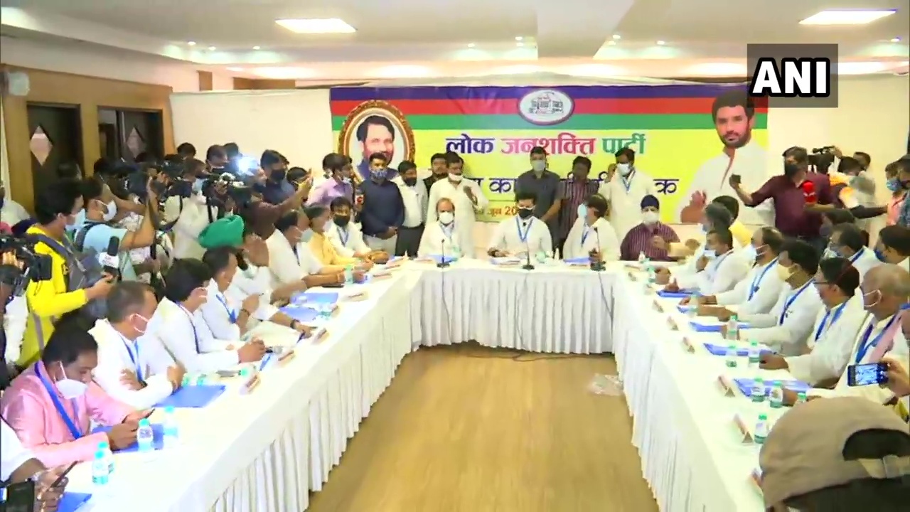 അടിയന്തര നീക്കങ്ങൾ- ദില്ലിയിൽ ചിരാഗ് പാസ്വാന്റെ യോഗം- ചിത്രങ്ങൾ