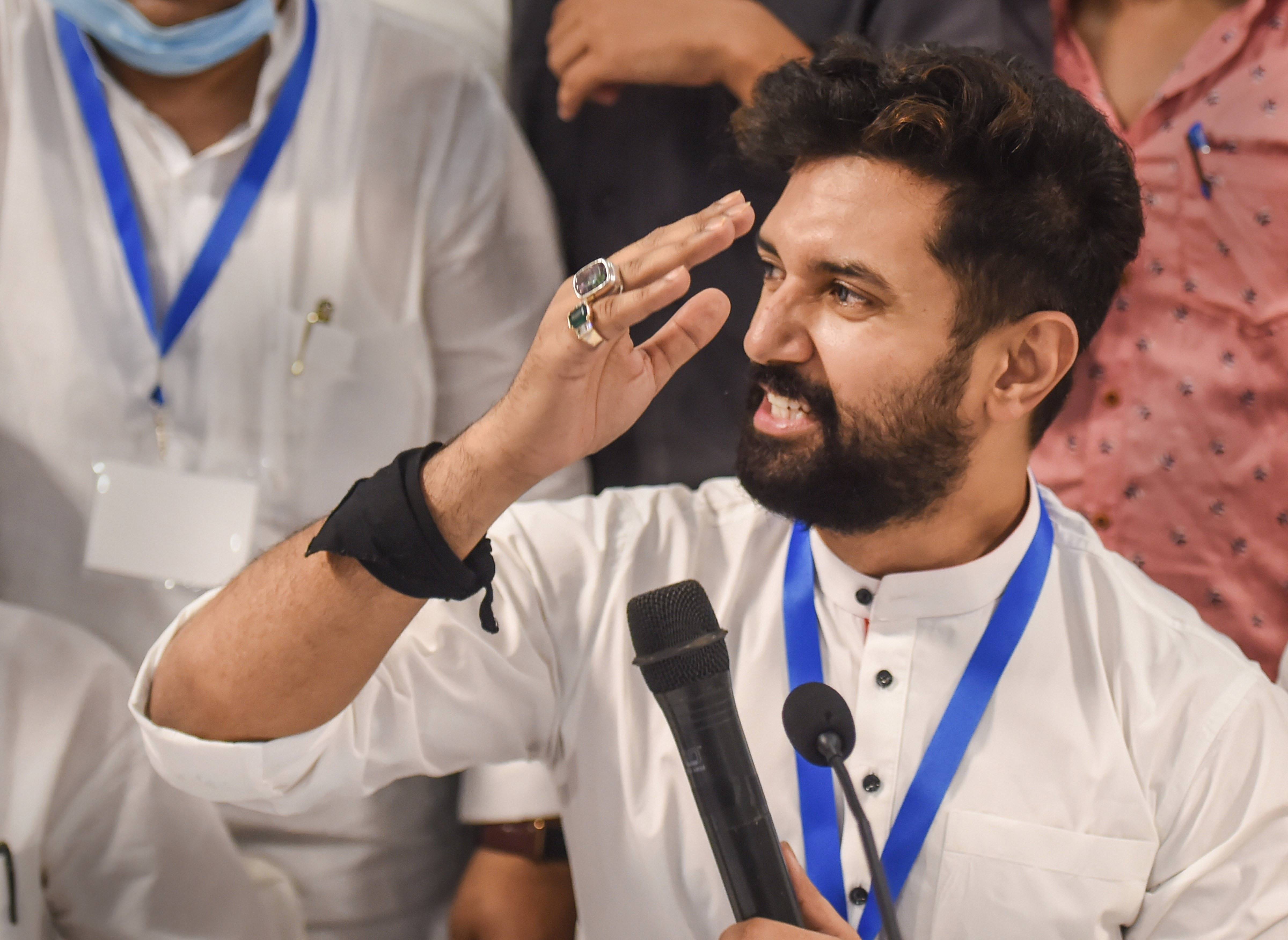 അടിയന്തര നീക്കങ്ങൾ- ദില്ലിയിൽ ചിരാഗ് പാസ്വാന്റെ യോഗം- ചിത്രങ്ങൾ