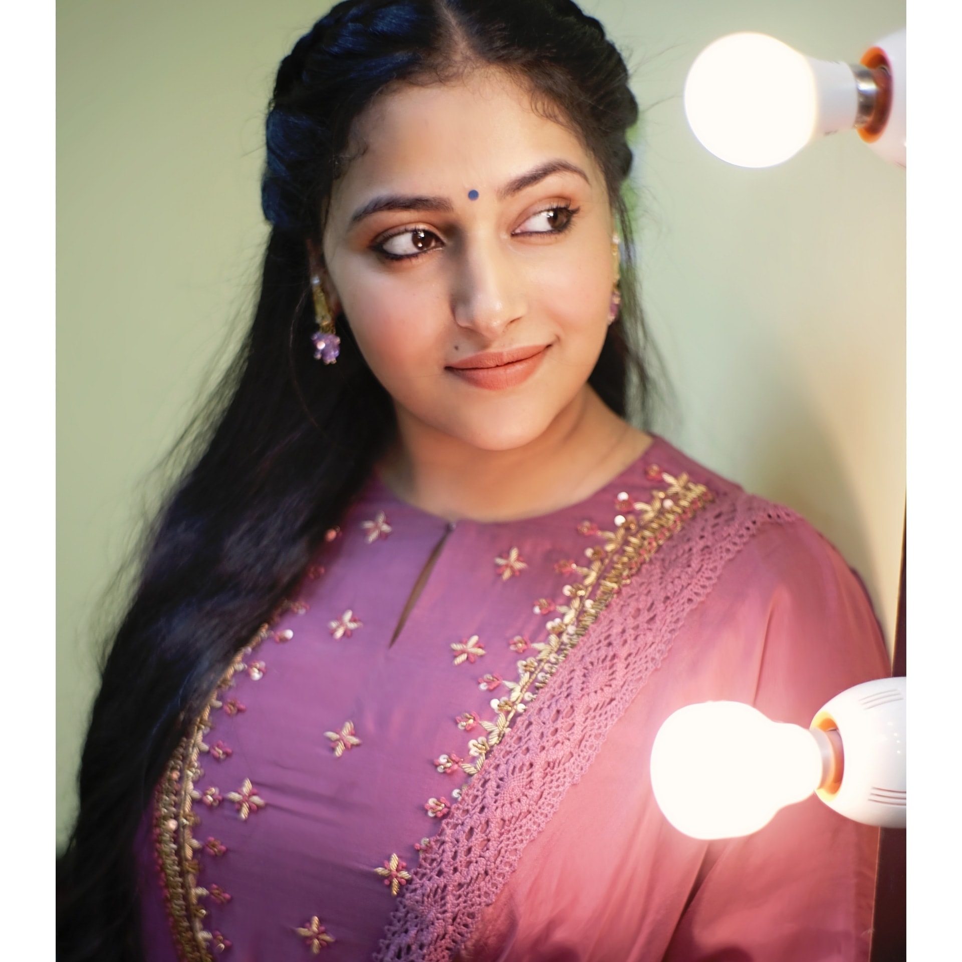 സിമ്പില്‍ ലുക്കില്‍ സുന്ദരിയായി അനു സിത്താര; ഏറ്റവും പുതിയ ഫോട്ടോഷൂട്ട് കാണാം