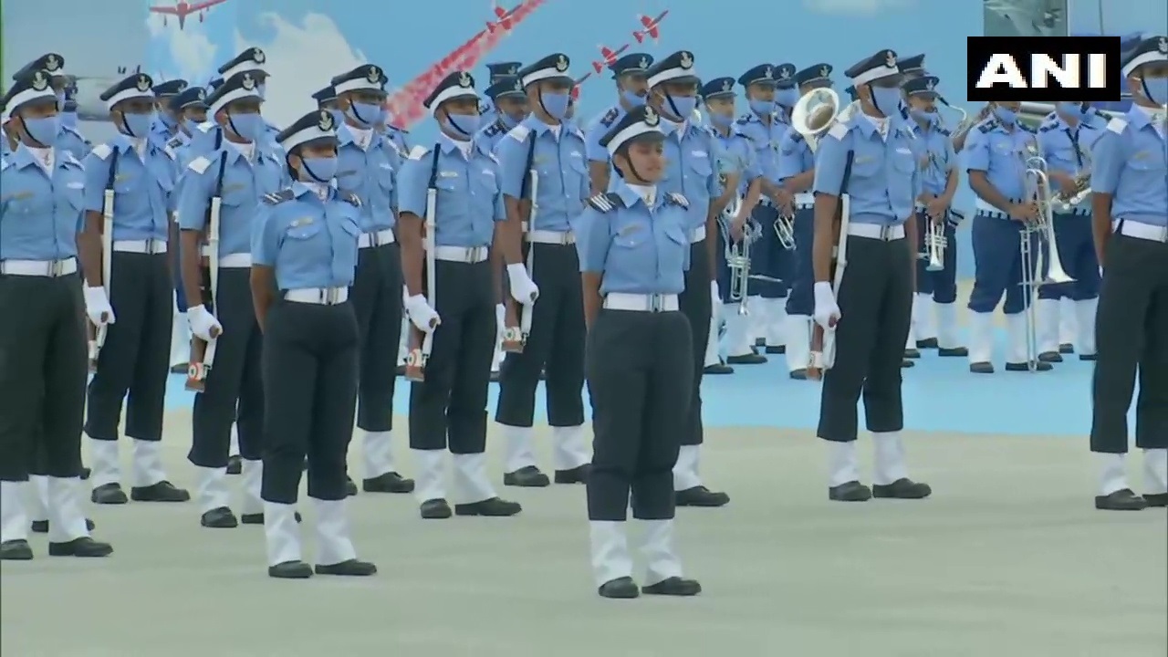 ഇന്ത്യന്‍ വ്യോമസേനയുടെ പാസിംഗ് ഔട്ട് പരേഡ്, തെലങ്കാനയിലെ ഡുണ്ടിഗല്‍ അക്കാദമിയില്‍ നിന്നുള്ള ചിത്രങ്ങള്‍ കാണാം