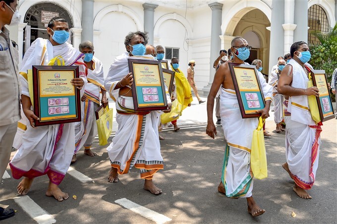 CM MK Stalin And DMK Leaders Pay tribute to M Karunanidhi on his Birth ...
