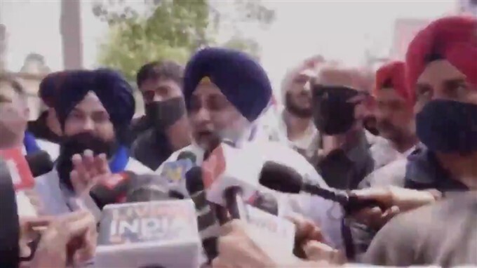 SAD & BSP protest demanding arrest of Health Minister Balbir Singh