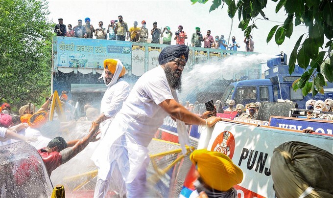 SAD & BSP protest demanding arrest of Health Minister Balbir Singh