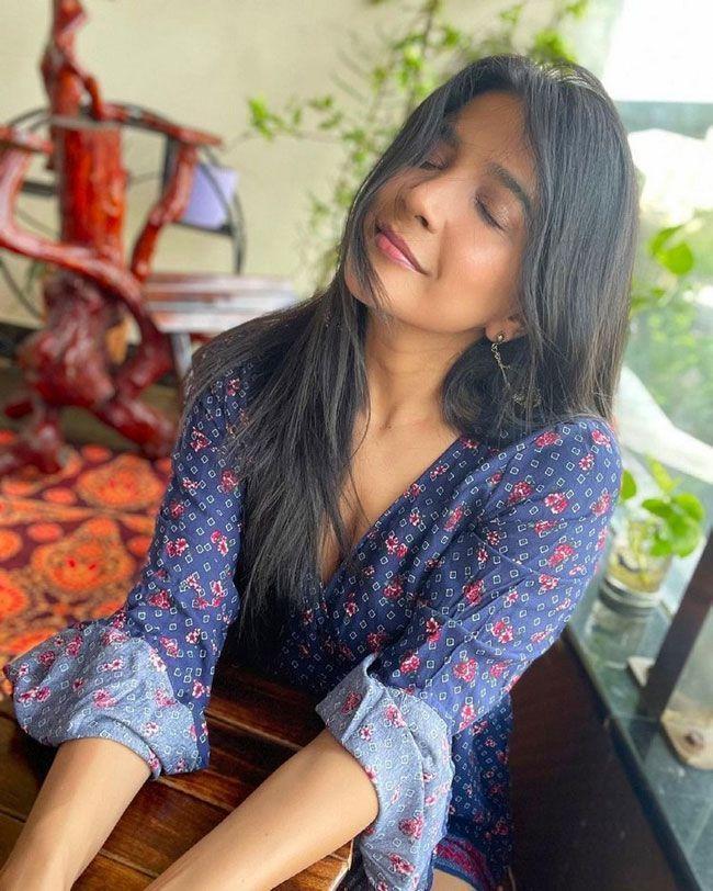 നാടൻ വേഷത്തിൽ ഗ്ലാമറസായി ബിഗ് ബോസ് താരം; സാക്ഷി അഗർവാളിന്റെ ഏറ്റവും പുതിയ ഫൊട്ടോഷൂട്ട്