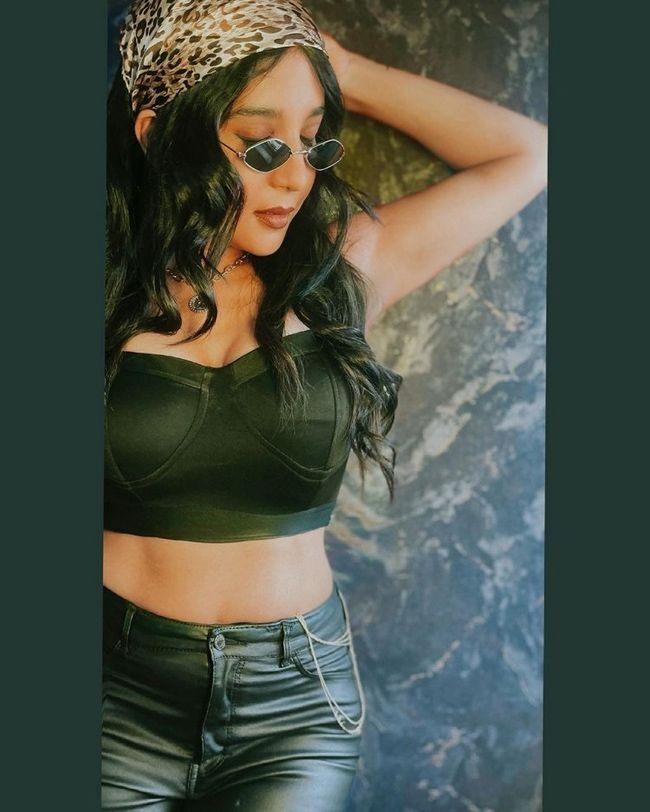 നാടൻ വേഷത്തിൽ ഗ്ലാമറസായി ബിഗ് ബോസ് താരം; സാക്ഷി അഗർവാളിന്റെ ഏറ്റവും പുതിയ ഫൊട്ടോഷൂട്ട്