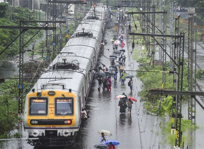 Heavy Rainfall Lashes In Mumbai