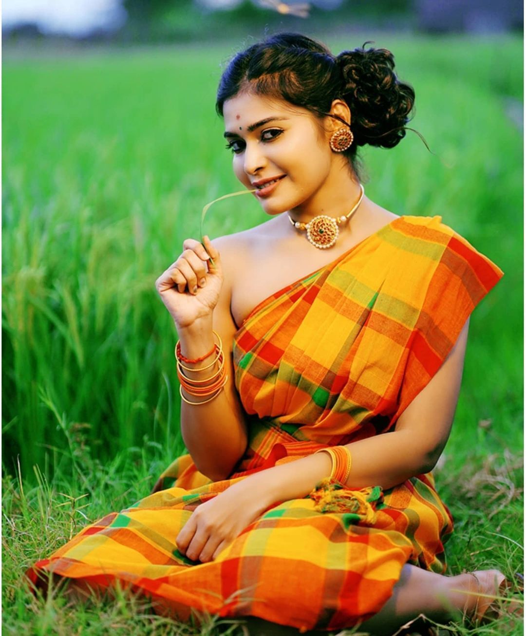 ഗ്രാമീണ പെണ്‍കൊടിയായി ദര്‍ശ ഗുപ്ത; നടിയുടെ മികച്ച ഫോട്ടോകള്‍ കാണാം