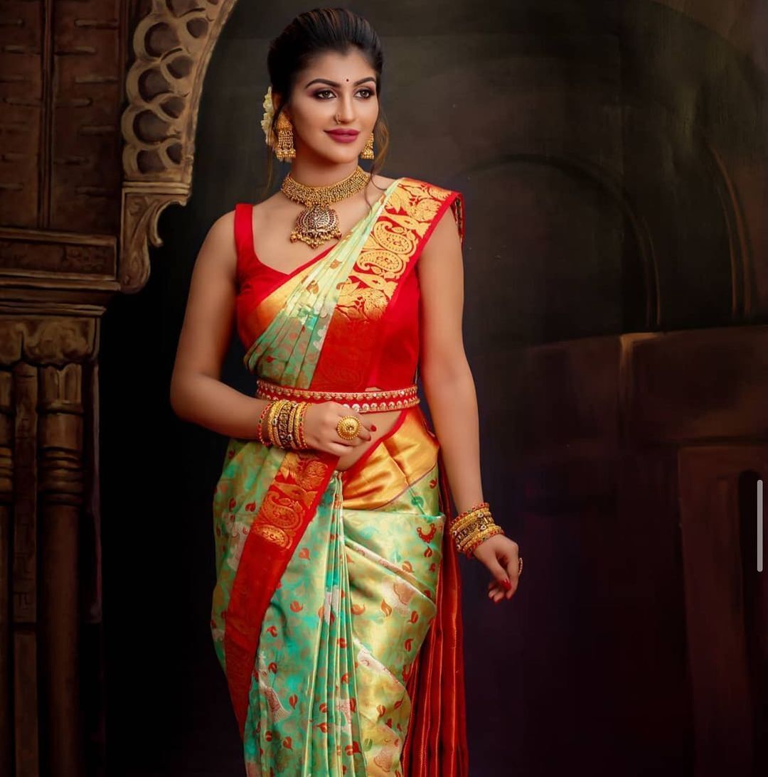 ഹോട്ട് ലുക്കിൽ യാഷിക ആനന്ദ്; ബിഗ് ബോസ് താരത്തിന്റെ ഫൊട്ടോസ് ഏറ്റെടുത്ത് ആരാധകർ