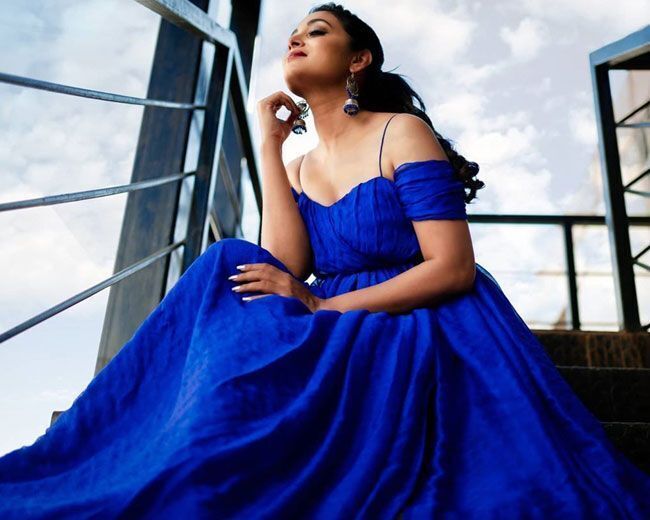 ഗ്ലാമറസ് ലുക്കിൽ ഭാനു ശ്രീ; താരത്തിന്റെ പുതിയ ചിത്രങ്ങൾ ഏറ്റെടുത്ത് ആരാധകർ