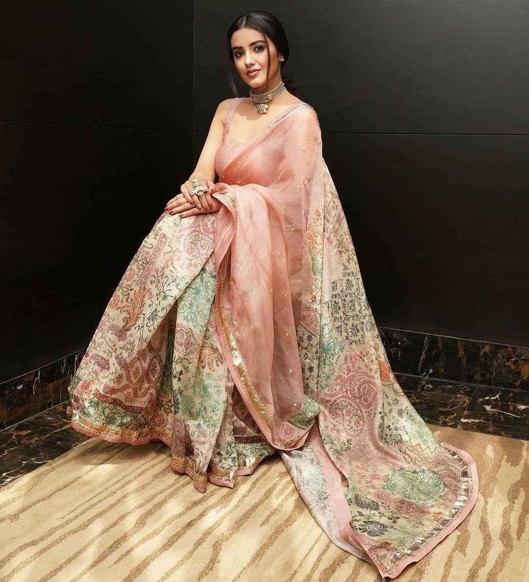 സാരിയിൽ അതീവ സുന്ദരിയായി നടി മാളവിക ശർമ്മ..ചിത്രങ്ങൾ വൈറൽ