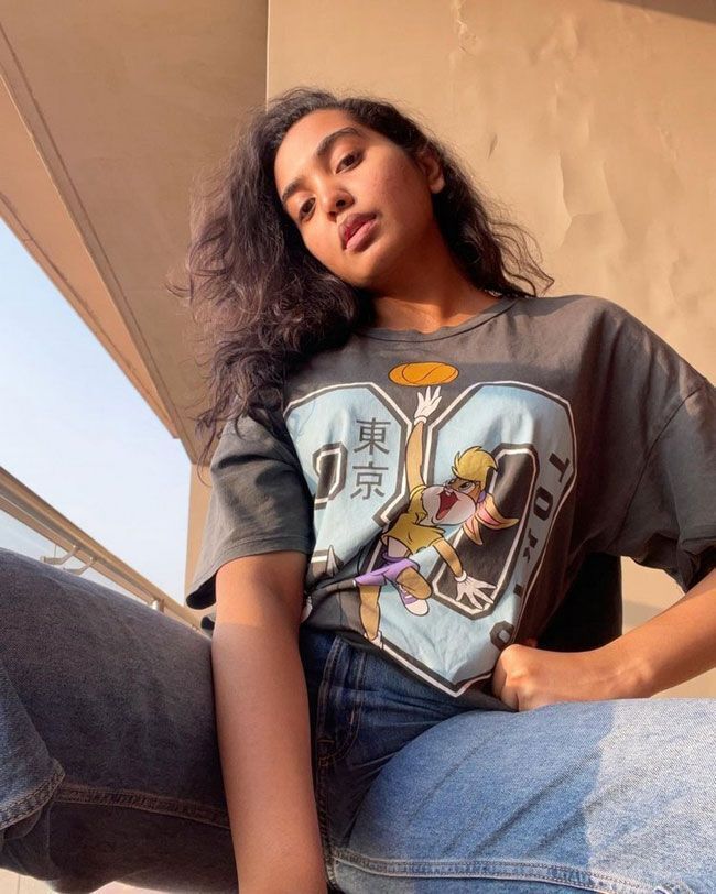 കറുപ്പിൽ അതീവ സുന്ദരിയായി നടി ശിവാത്മിക രാജശേഖർ