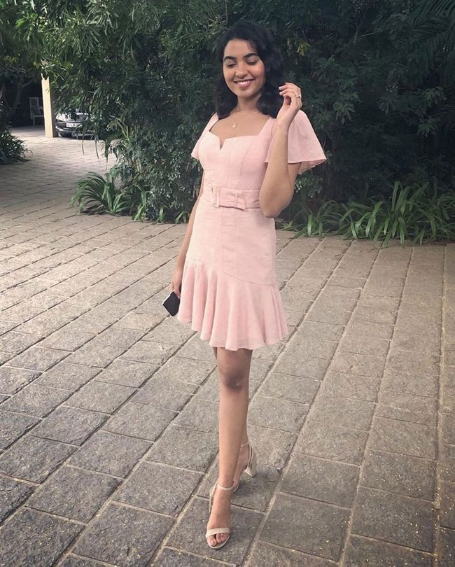 കറുപ്പിൽ അതീവ സുന്ദരിയായി നടി ശിവാത്മിക രാജശേഖർ