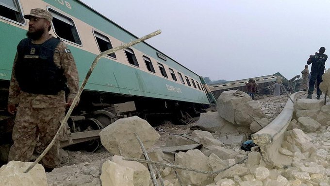 Two trains collide in Pakistan