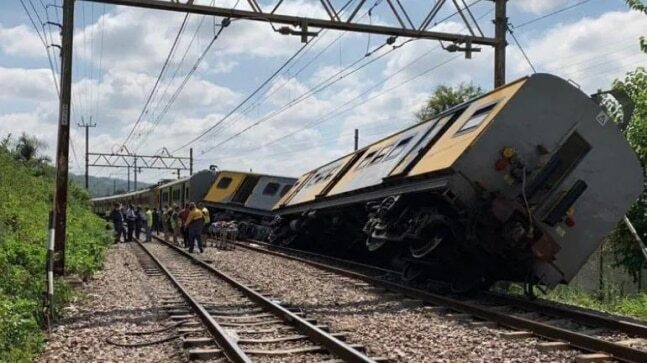 Two trains collide in Pakistan