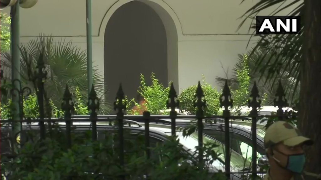 ഉത്തര്‍ പ്രദേശ് മുഖ്യമന്ത്രി യോഗി ആദിത്യനാഥ് ദില്ലിയിലെത്തി പ്രധാനമന്ത്രി നരേന്ദ്ര മോദിയെ കാണുന്നു- ചിത്രങ്ങള്‍