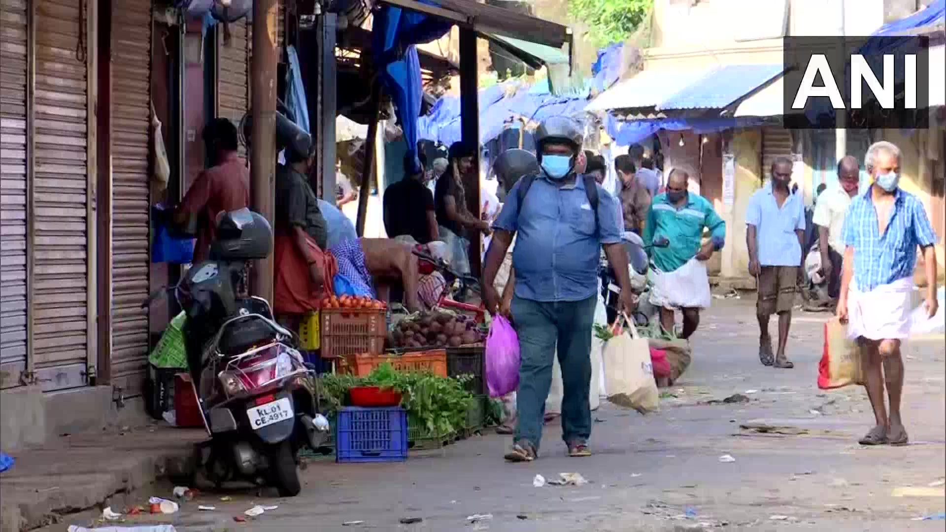 സമ്പൂര്‍ണ്ണ ലോക്ക്ഡൗണില്‍ ആളൊഴിഞ്ഞ് കേരളത്തിലെ നിരത്തുകള്‍- ചിത്രങ്ങള്‍