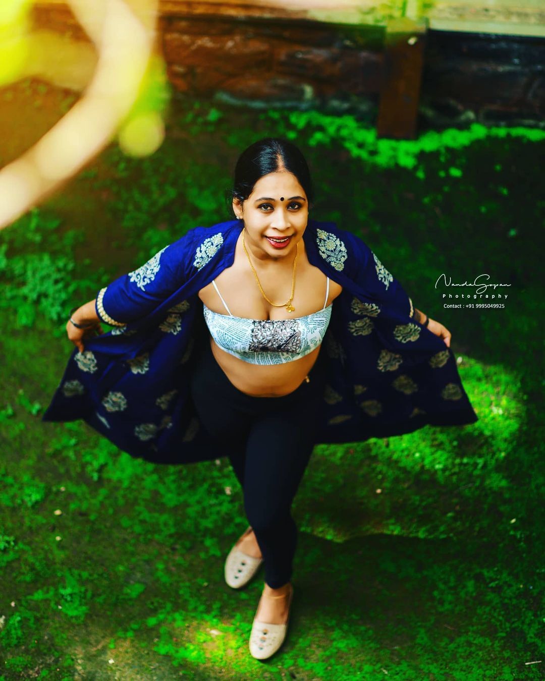 18 ప్లస్ ఏజ్ వారి కోసం స్పైసీ అందాలతో మల్లు భామ గౌరి మాథ్యూస్