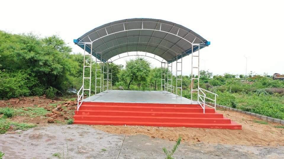 హరితహారం కార్యక్రమంలో భాగంగా మొక్కలను నాటిన మంత్రి కేటీఆర్