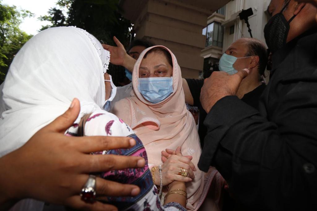 ప్రభుత్వ లాంఛనాలతో లెజండరీ నటుడు దిలీప్ కుమార్ అంత్యక్రియలు