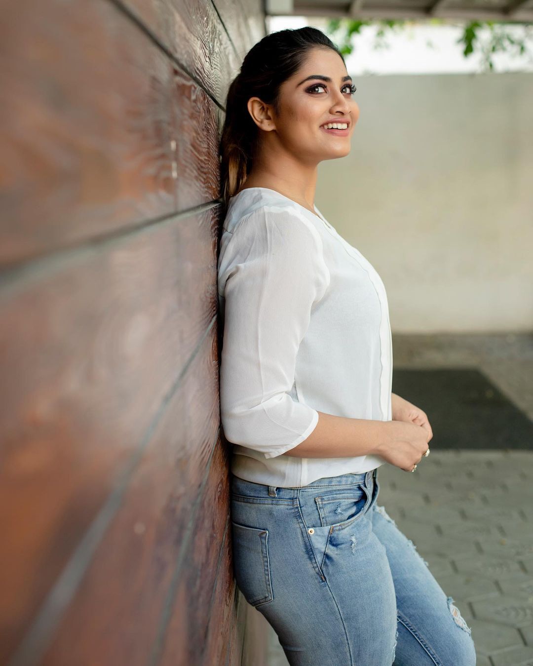 ஜில் ஜில் அழகி.. ஏங்க வைக்கும் பேரழகி...நடிகை ஷிவானியின் ஹாட் போட்டோஸ்!