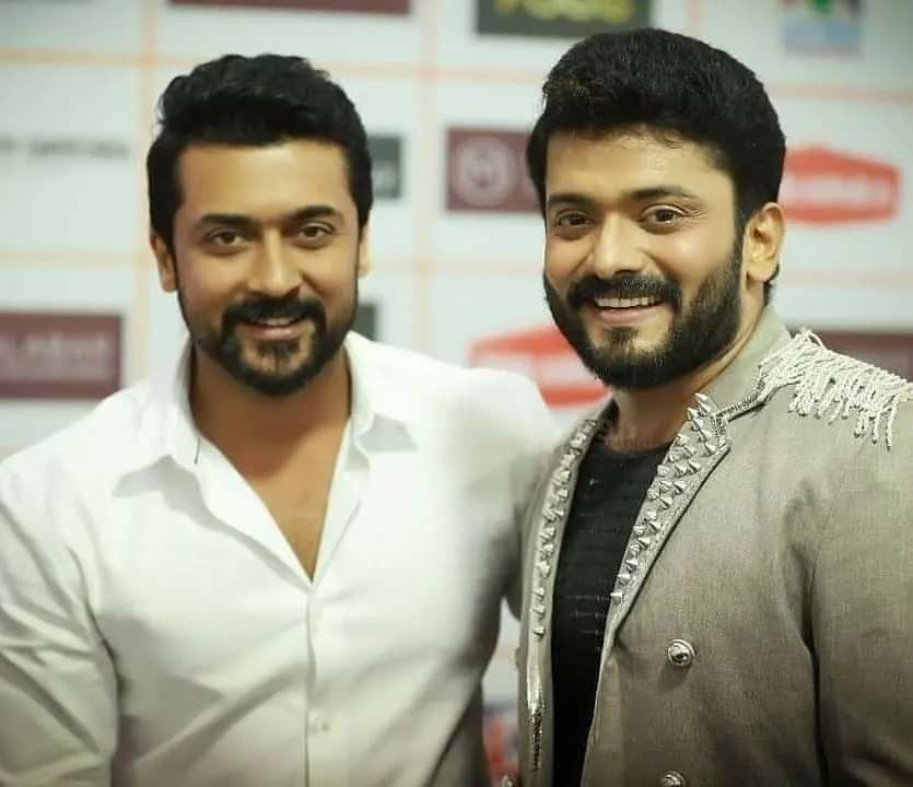 ആരാധകര്‍ നിലത്ത് നിര്‍ത്തിയില്ല: ഒടുവില്‍ മണിക്കുട്ടനേയും ഉള്‍പ്പെടുത്തി നവരസയുടെ ട്രെയ്‍ലര്‍