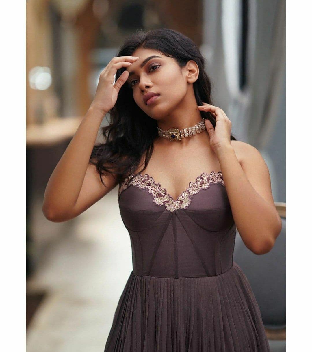 ഇത് സാർപ്പാട്ട പരമ്പരയിലെ മാരിയമ്മ തന്നെയോ: വൈറലായ ദുഷാര വിജയന്റെ പുതിയ ചിത്രങ്ങള്‍