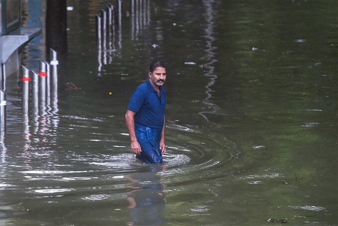 Heavy Rain Lashes In Mumbai, 22/07/2021