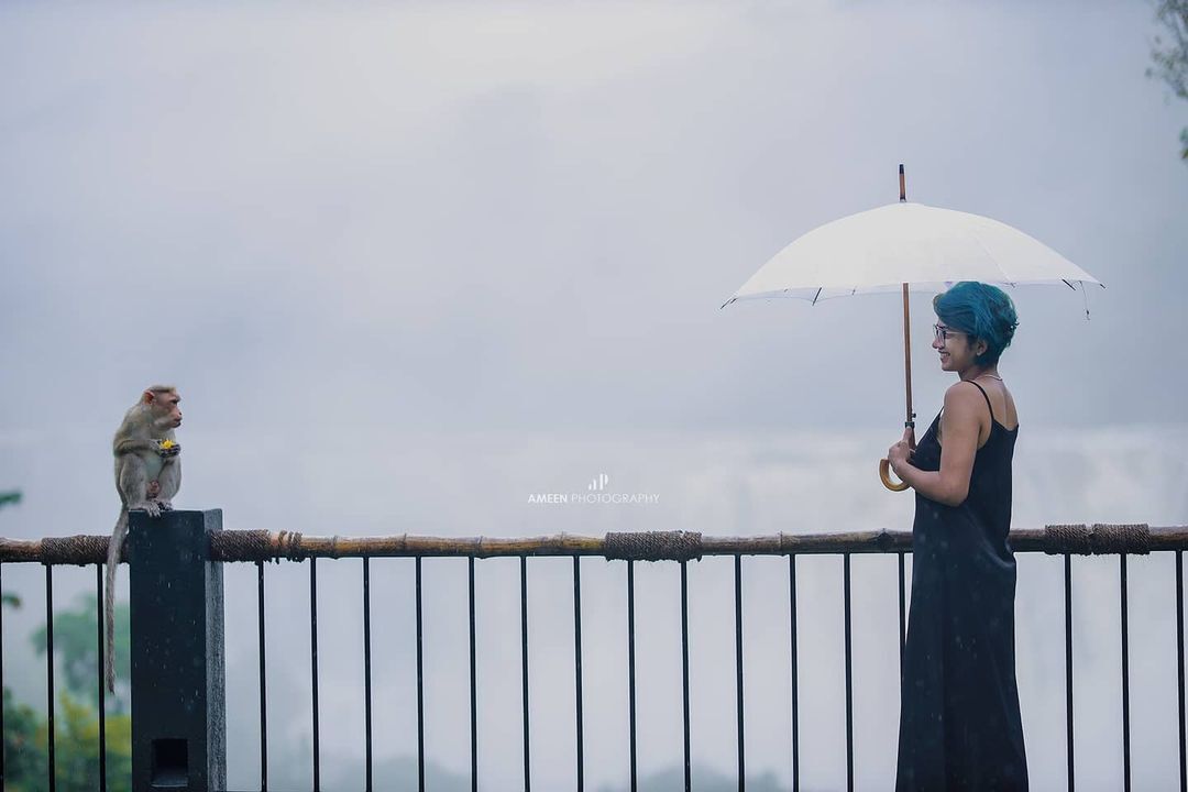 അതിരപ്പള്ളിയില്‍ മഴ നനഞ്ഞ് അനാര്‍ക്കലി മരയ്ക്കാര്‍; ഹോട്ട് ചിത്രങ്ങള്‍ വൈറല്‍