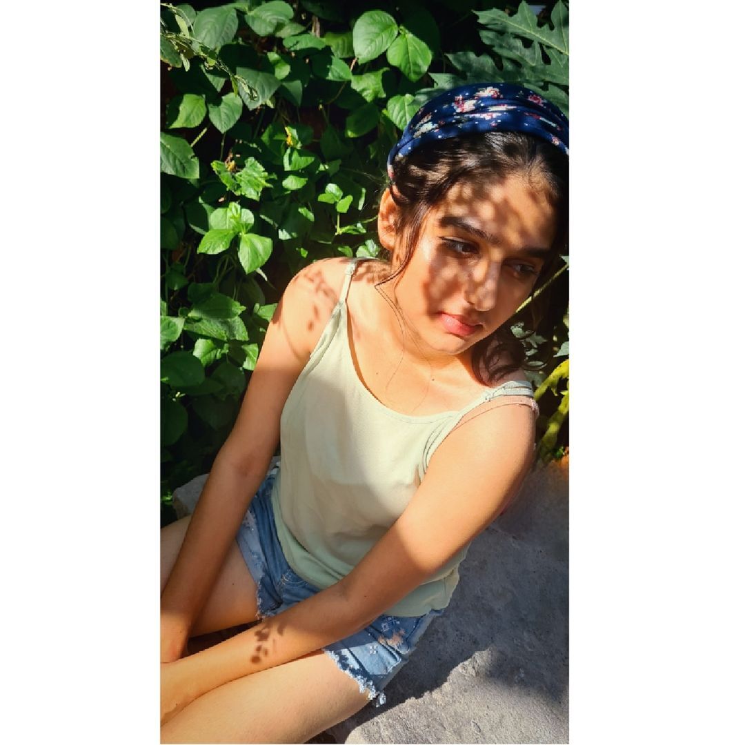 മഴക്കാല നടത്തങ്ങൾ; അനശ്വര രാജന്റെ ഇൻസ്റ്റഗ്രാം ഫോട്ടോസ് ഏറ്റെടുത്ത് ആരാധകർ