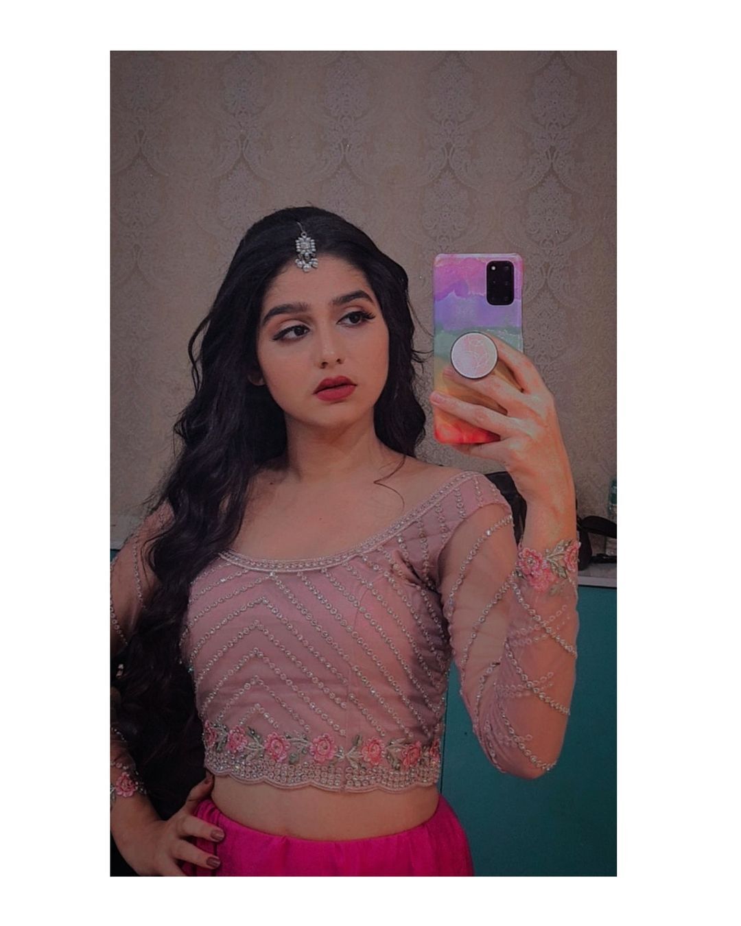 മഴക്കാല നടത്തങ്ങൾ; അനശ്വര രാജന്റെ ഇൻസ്റ്റഗ്രാം ഫോട്ടോസ് ഏറ്റെടുത്ത് ആരാധകർ