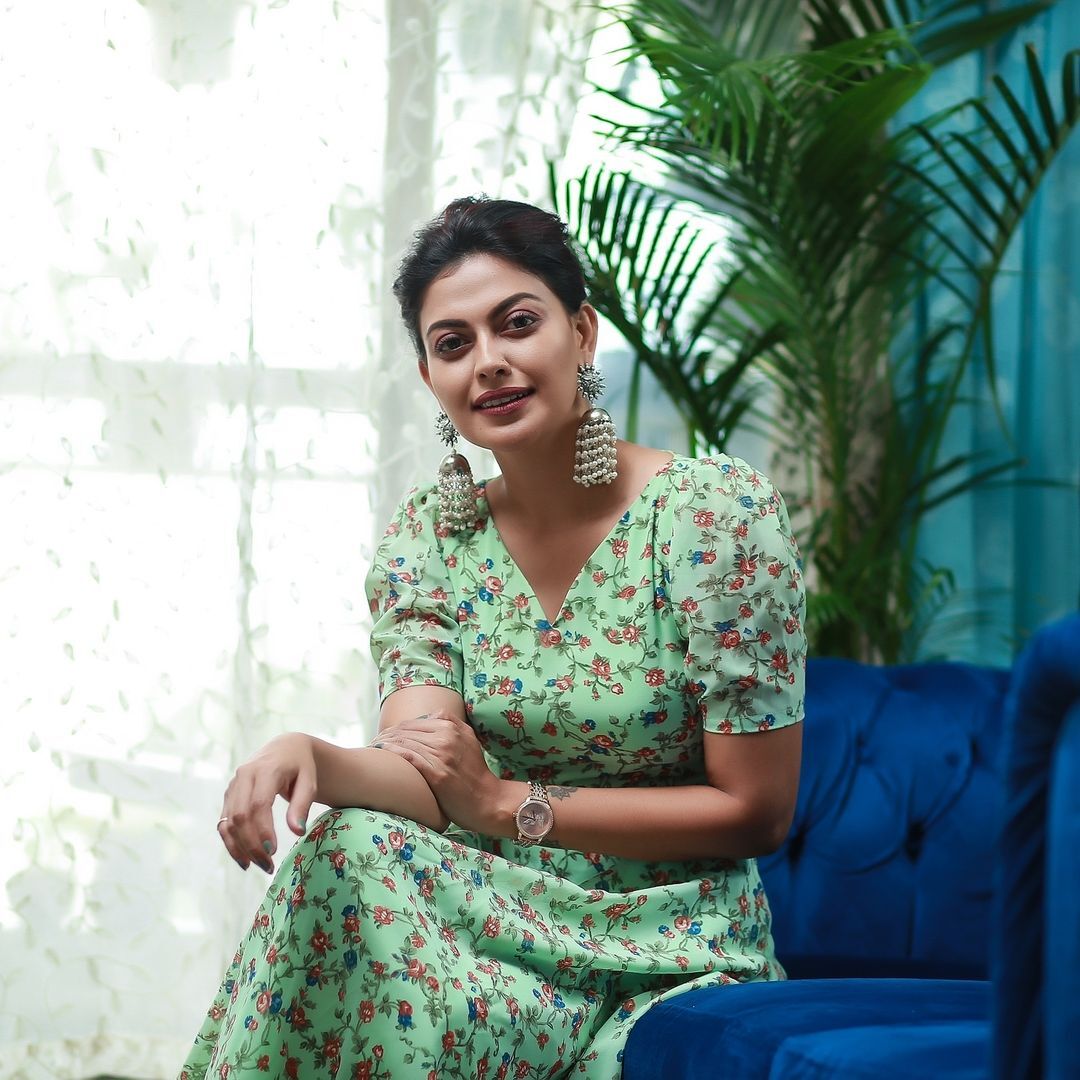 പുതുപുത്തന്‍ മേക്കോവറുമായി നടി അനുശ്രീ; പുതിയ ചിത്രങ്ങള്‍ ഏറ്റെടുത്ത് സോഷ്യല്‍ മീഡിയ