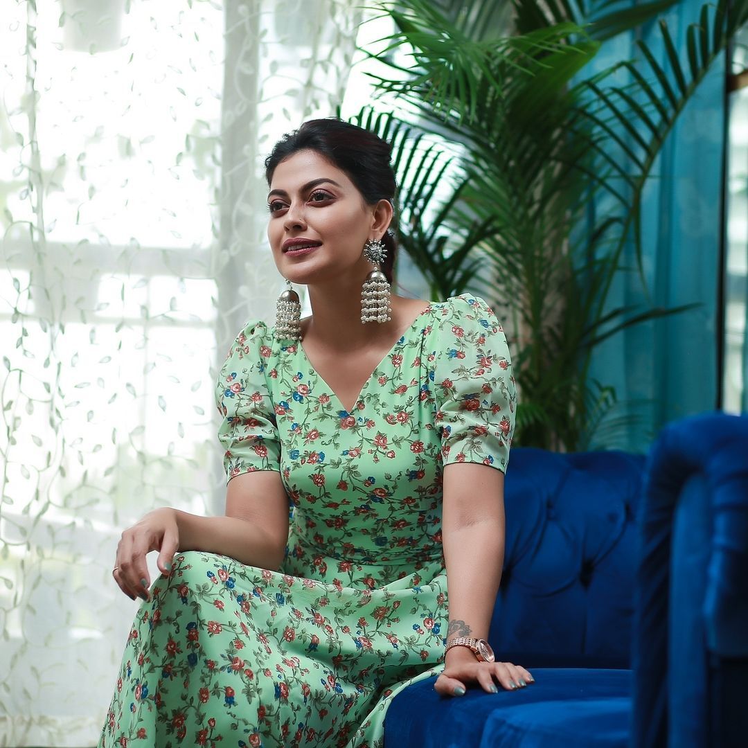 പുതുപുത്തന്‍ മേക്കോവറുമായി നടി അനുശ്രീ; പുതിയ ചിത്രങ്ങള്‍ ഏറ്റെടുത്ത് സോഷ്യല്‍ മീഡിയ