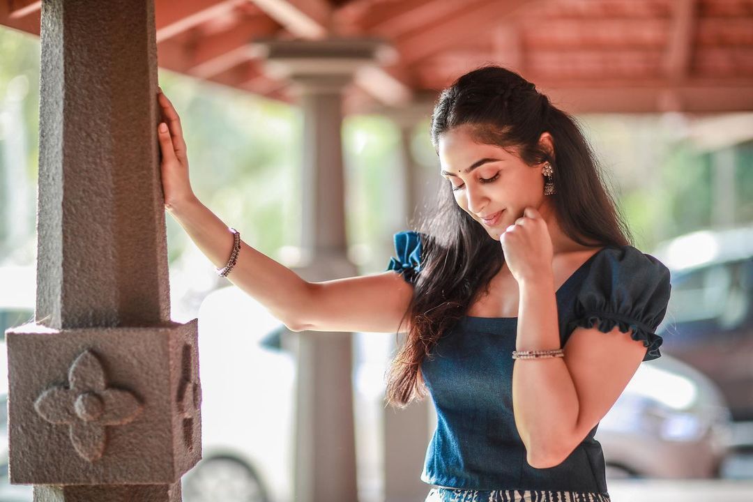 നാടന്‍ സുന്ദരിയായി നടി ദീപ്തി സതി; തറവാട്ട് വീട്ടിലെ ഫോട്ടോഷൂട്ട് വൈറല്‍