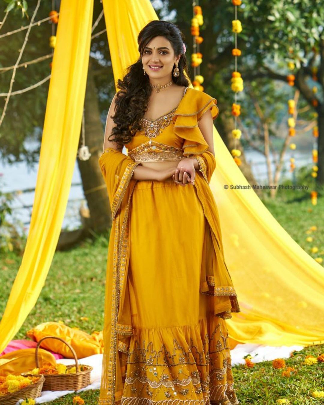 പുതുപുത്തന്‍ ലുക്കില്‍ തിളങ്ങി ദിവ്യ പിള്ള; വൈറലായ ചിത്രങ്ങള്‍ കാണാം