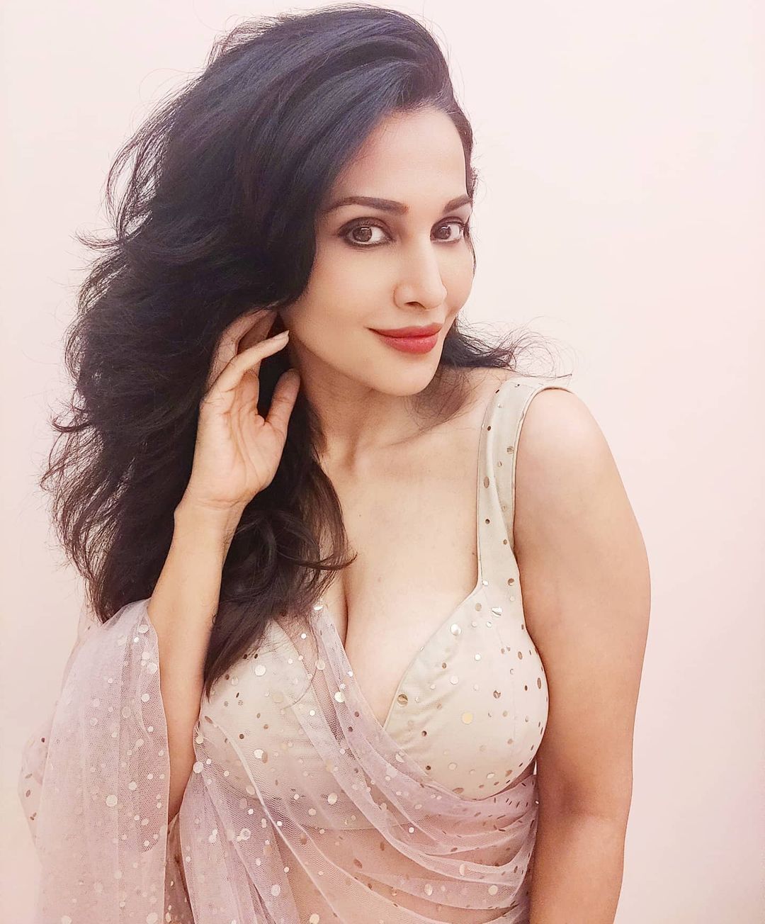 sexy pic of flora saini 