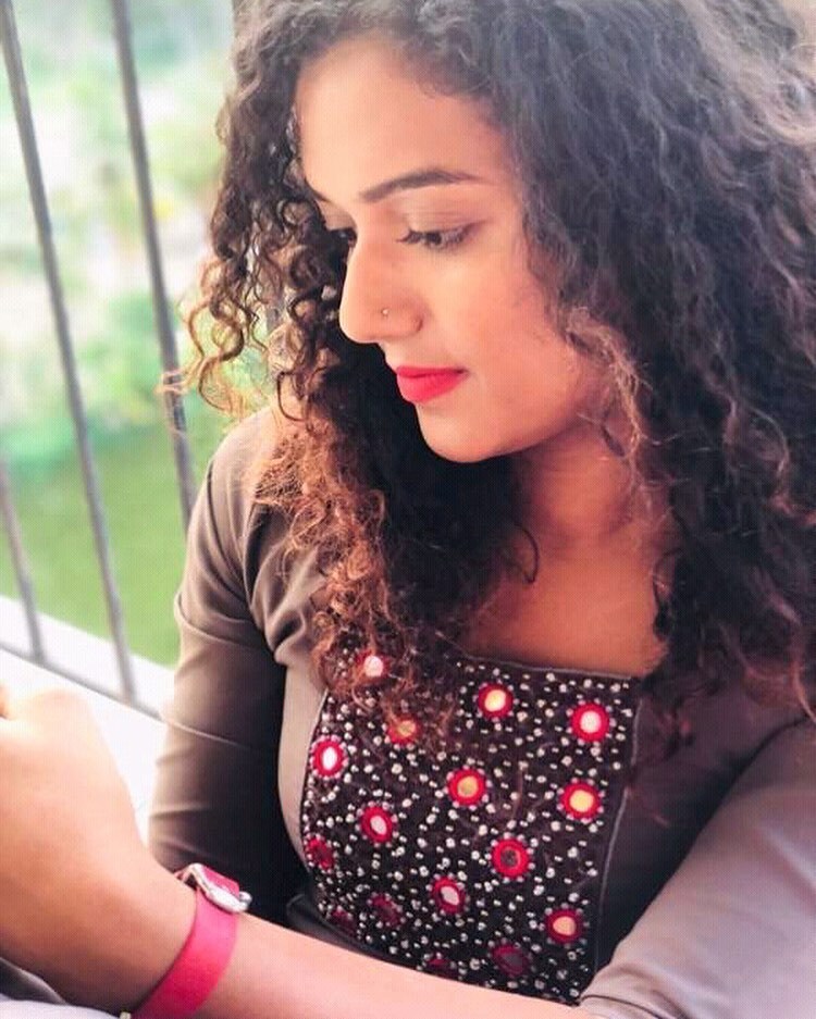 പ്രേക്ഷകരെ ഞെട്ടിച്ച് മെറീന മൈക്കിൾ; ഫോട്ടോസ് വൈറലാകുന്നു