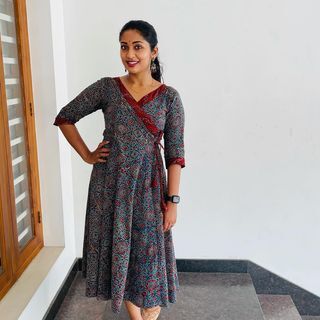 സാരിയില്‍ അതിസുന്ദരിയായി നവ്യ നായര്‍; ഏറ്റവും പുതിയ ചിത്രങ്ങള്‍ വൈറല്‍