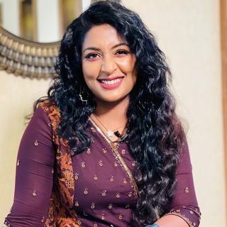 സാരിയില്‍ അതിസുന്ദരിയായി നവ്യ നായര്‍; ഏറ്റവും പുതിയ ചിത്രങ്ങള്‍ വൈറല്‍