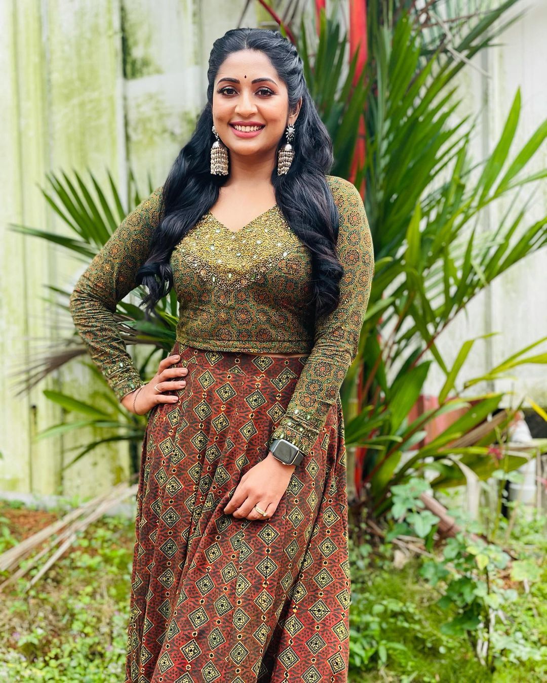 മിനി സ്ക്രീനിൽ സജീവമായി നവ്യ; വൈറലായി ചിത്രങ്ങൾ