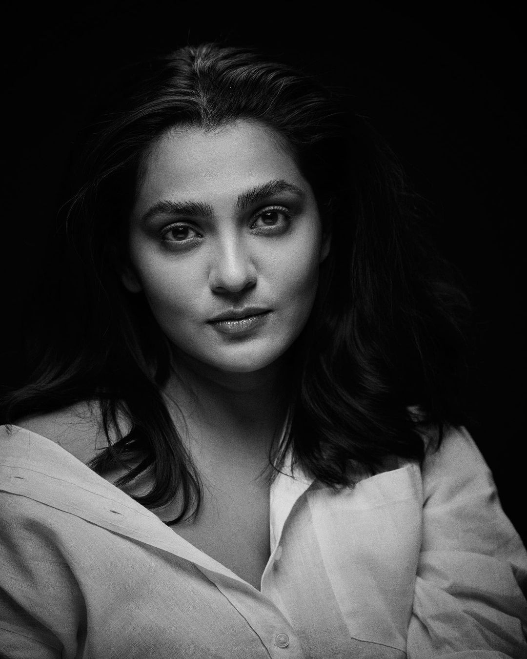 ഗ്ലാമറസ് ലുക്കിൽ പാർവതി; ഇൻസ്റ്റഗ്രാം ചിത്രങ്ങൾ വൈറൽ