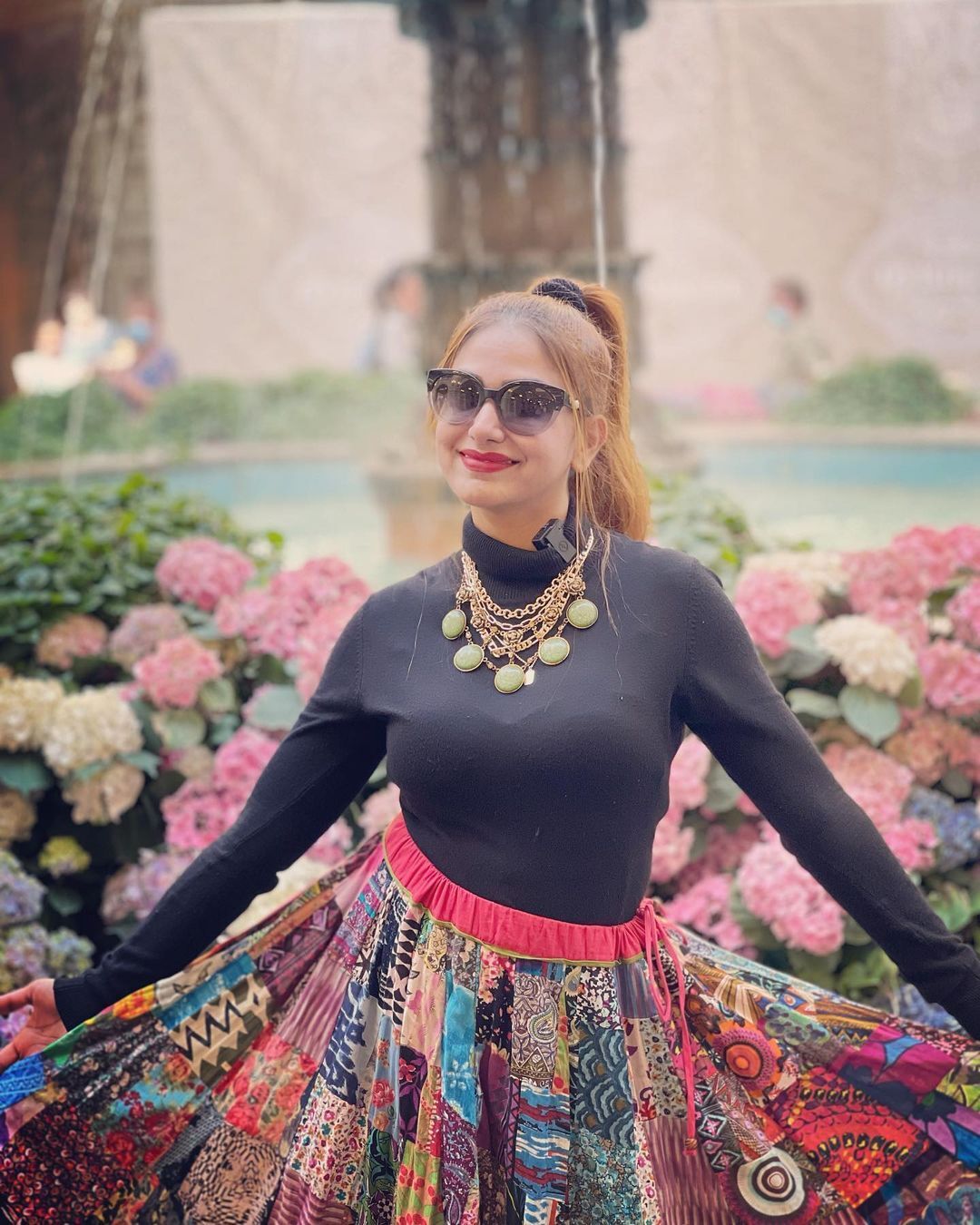 റഷ്യയിൽ വെക്കേഷന ആഘോഷിച്ച് പ്രിയ മോഹൻ; വൈറലായി ചിത്രങ്ങൾ