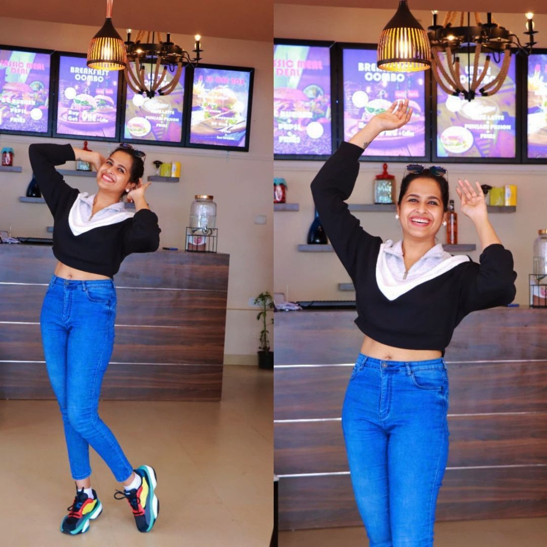 സ്റ്റൈലിഷ് ലുക്കിൽ വീണ്ടും സാധിക; പുതിയ ഫോട്ടോഷൂട്ടും ഏറ്റെടുത്ത് ആരാധകർ