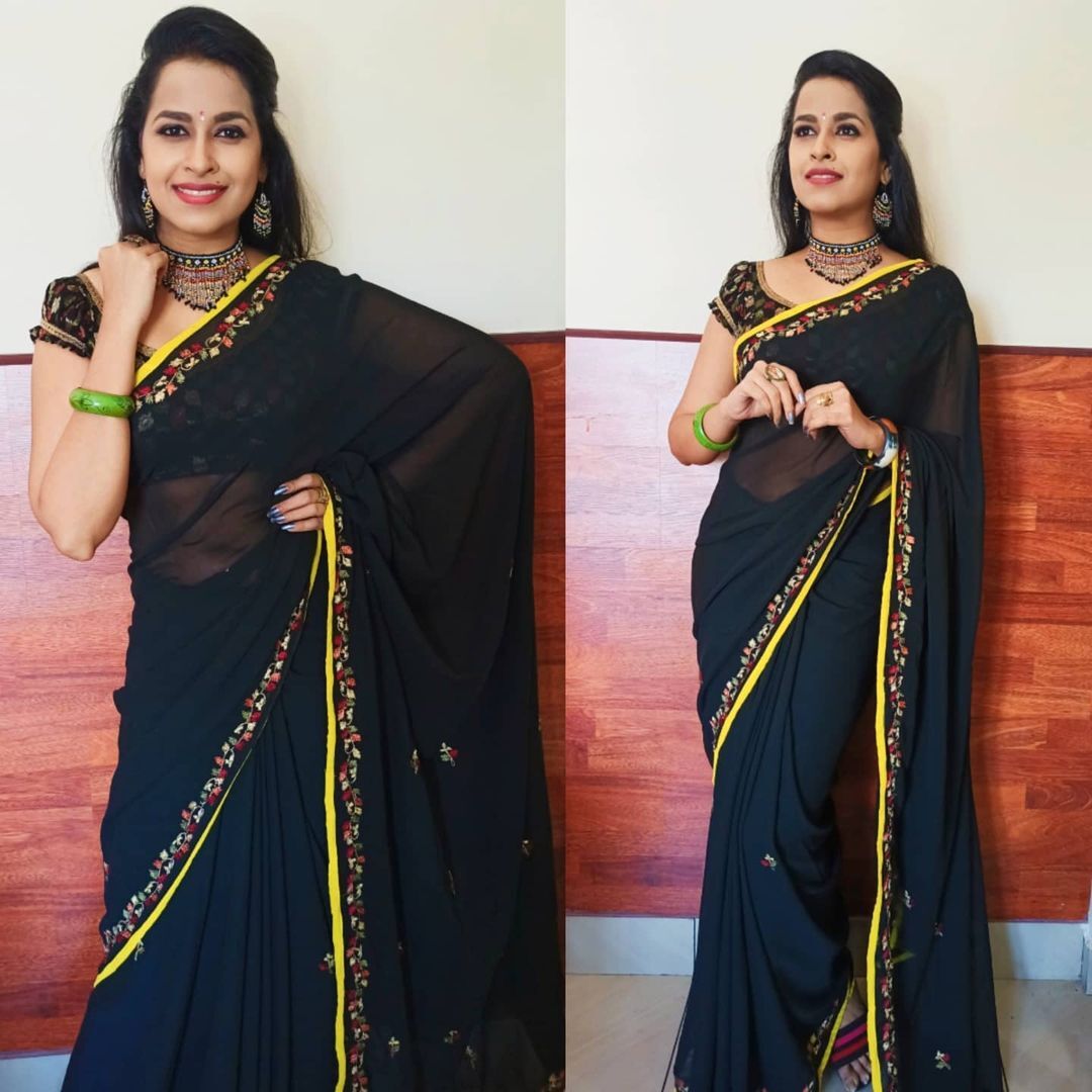 സ്റ്റൈലിഷ് ലുക്കിൽ വീണ്ടും സാധിക; പുതിയ ഫോട്ടോഷൂട്ടും ഏറ്റെടുത്ത് ആരാധകർ