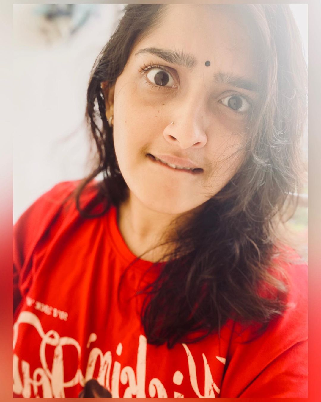 ഇടവേളകൾ ആനന്ദകരമാക്കാം; ബാലതാരമായി എത്തി മലയാളികളുടെ മനസ് കീഴടക്കിയ നടി സനൂഷയുടെ വൈറൽ സെൽഫികൾ