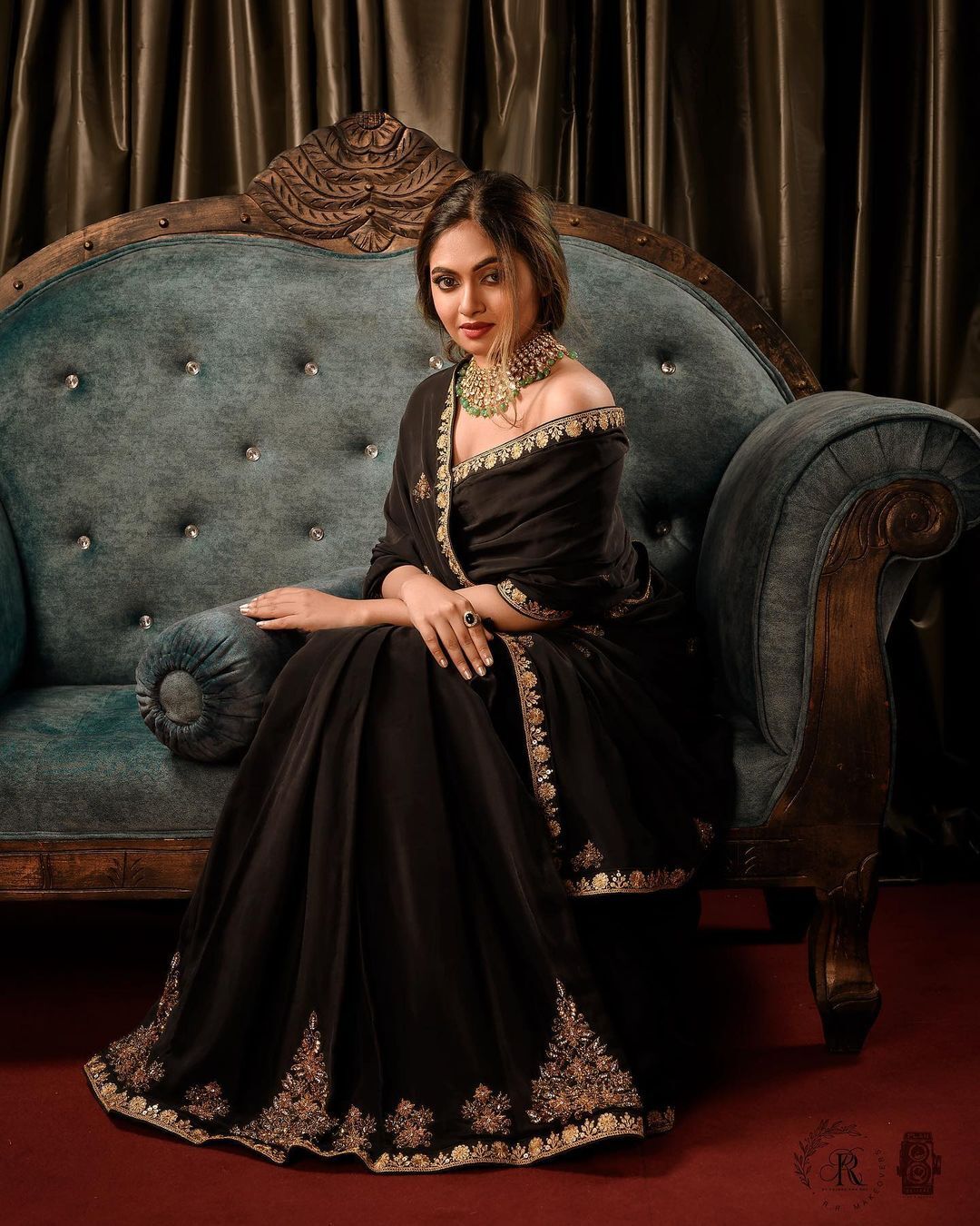 കറുപ്പിലഴകായി ഷാലിൻ സോയ; ഇതെന്ത് മാറ്റമെന്ന് ആരാധകർ?