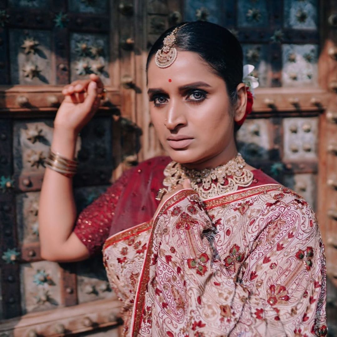 ഇത് നമ്മുടെ പാത്തുവല്ലെന്ന്? കലക്കൻ ലുക്കിൽ സുരഭി ലക്ഷ്മി, വൈറലായി ഫൊട്ടോഷൂട്ട്