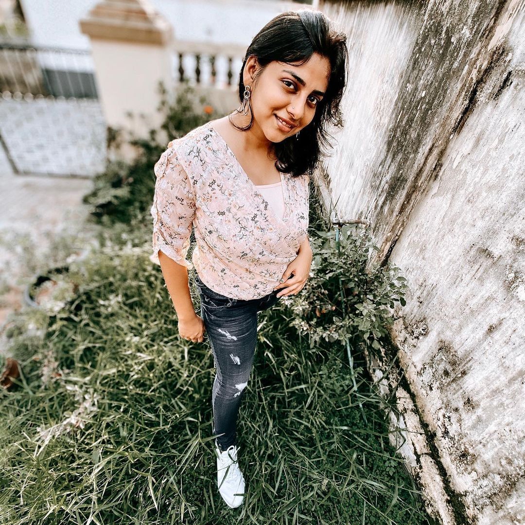 പുതിയ മെയ്‌ക്കോവറില്‍ അന്ന രാജന്‍; താരത്തിന്റെ പുതിയ ലുക്ക് തമിഴ് ചിത്രത്തിന് വേണ്ടി