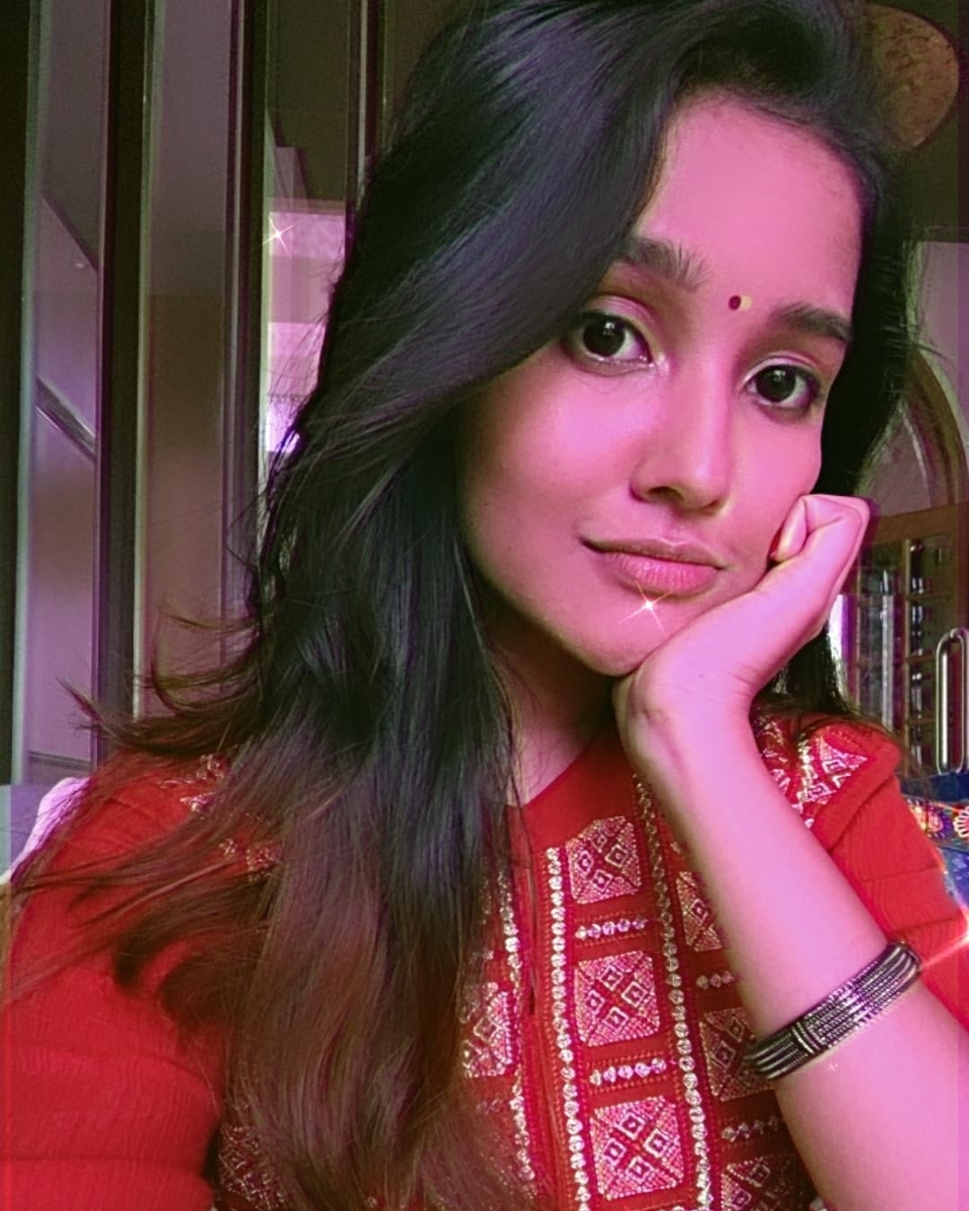 ബാലതാരത്തിൽ നിന്ന് നായികയിലേക്ക്? അനിഘ സുരേന്ദ്രന്റെ പുതിയ ചിത്രങ്ങൾ വൈറലാകുന്നു